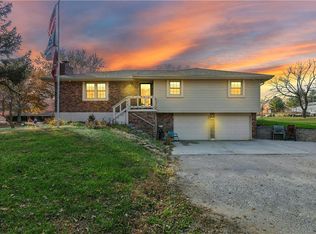 10422 S Outer Belt Rd, Oak Grove, MO 64075