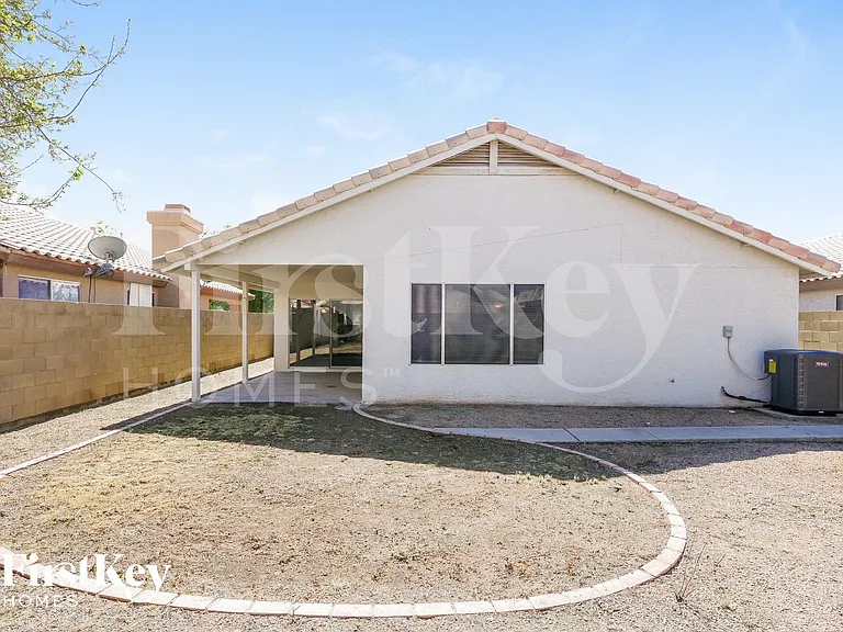 8402 W Bloomfield Rd — Photo 14