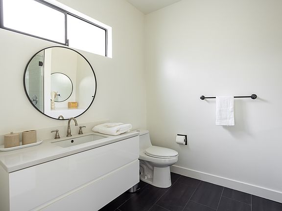5th image of 1825 N Fuller Ave #3