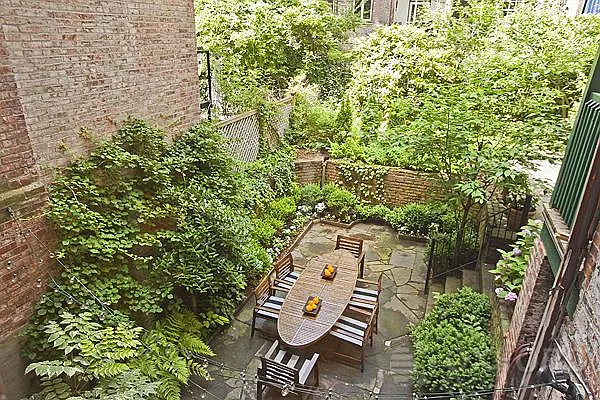 Rented by Oxford Property Group | media 50