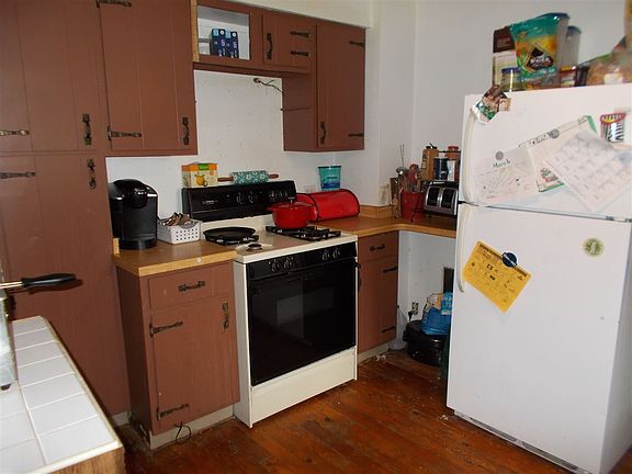 4th image of 10541 Pine St