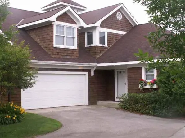 836 Crooked Tree Dr, Petoskey, MI 49770