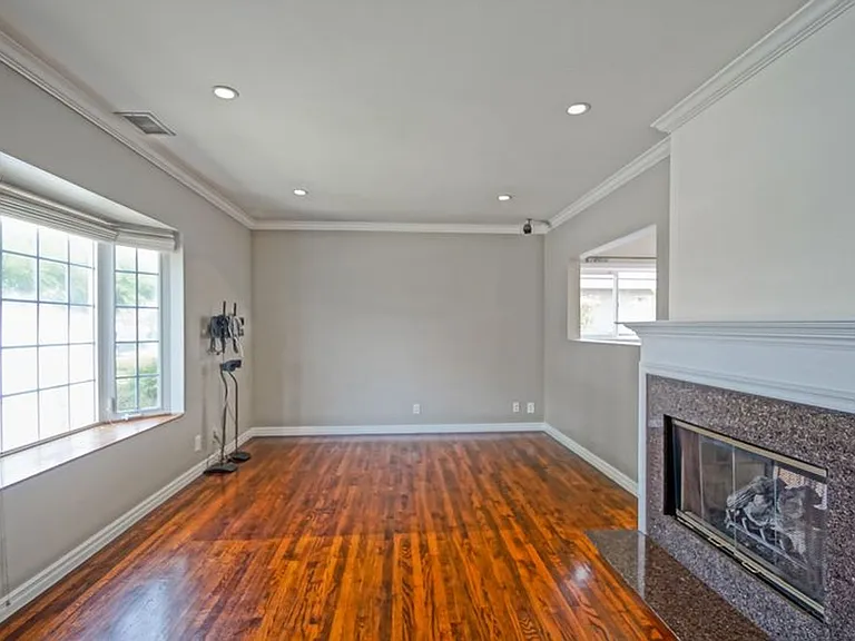 2404 Sebald Ave — Photo 5