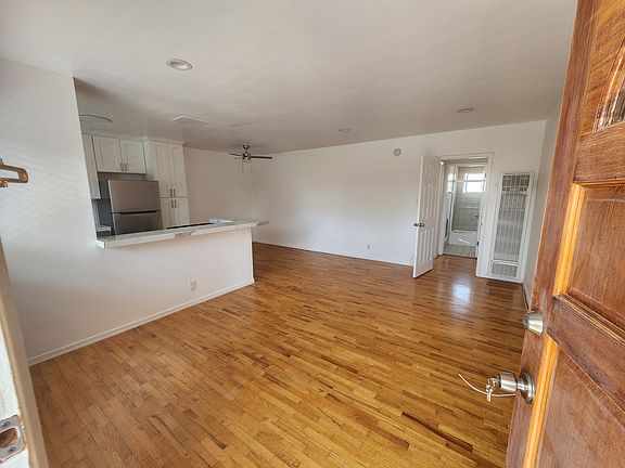 3rd image of 1025 Idaho Ave #9