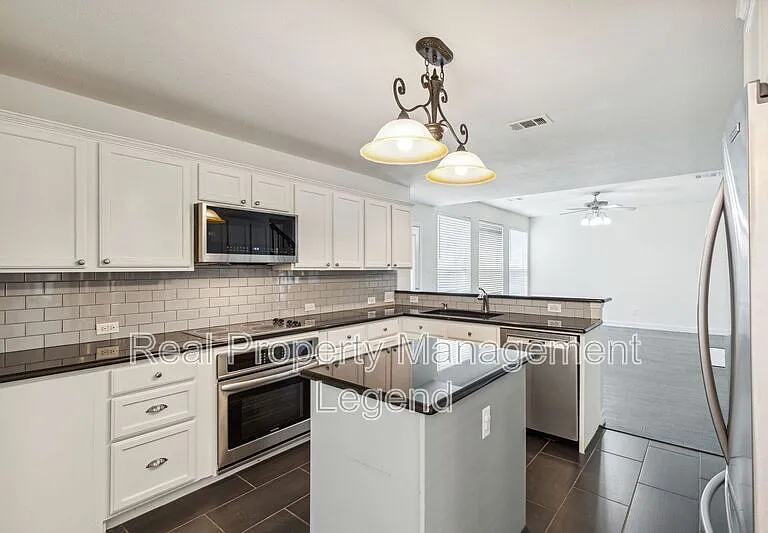 5012 Boxwood Ln — Photo 9