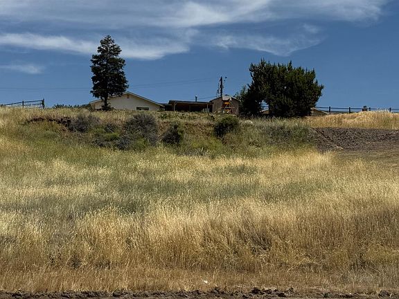 2nd image of 22208 Mariposa Rd