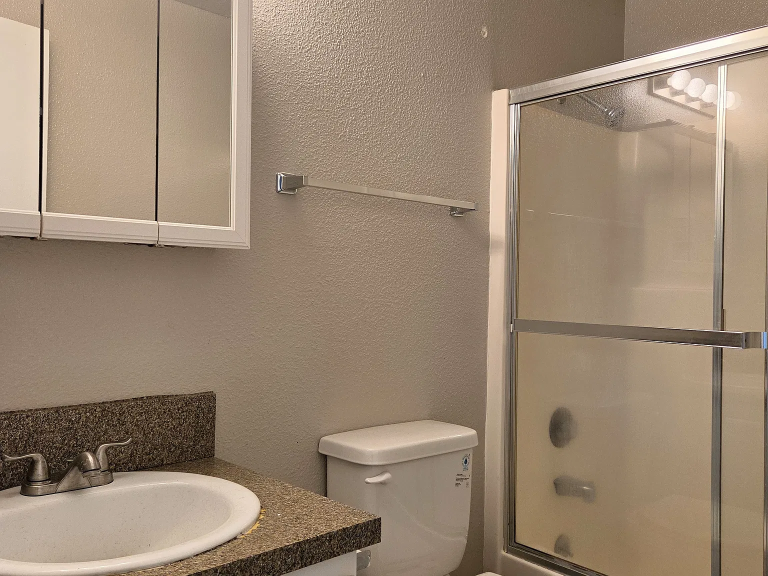 1 bed, 644 sqft, $1,300 — Photo 4