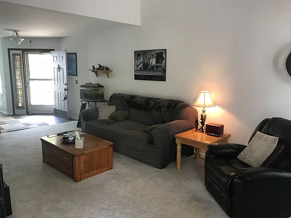 4th image of 130 Brittany Dr Unit 16D-1