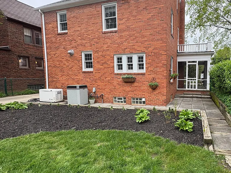 26939 Russell Rd — Photo 2