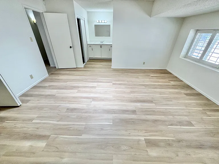 2913 Colanthe Ave — Photo 28