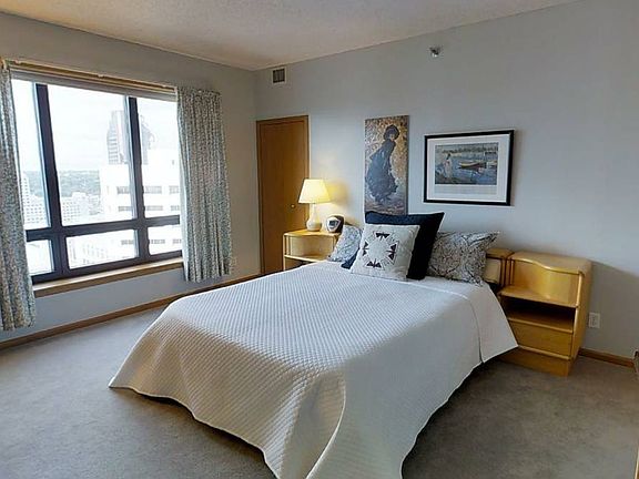 3rd image of 168 6th St E Unit 3401