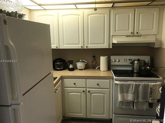 3rd image of 3091 E Sunrise Lakes Dr #108