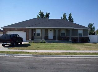 5717 Gold Stone Dr, South Jordan, UT 84095