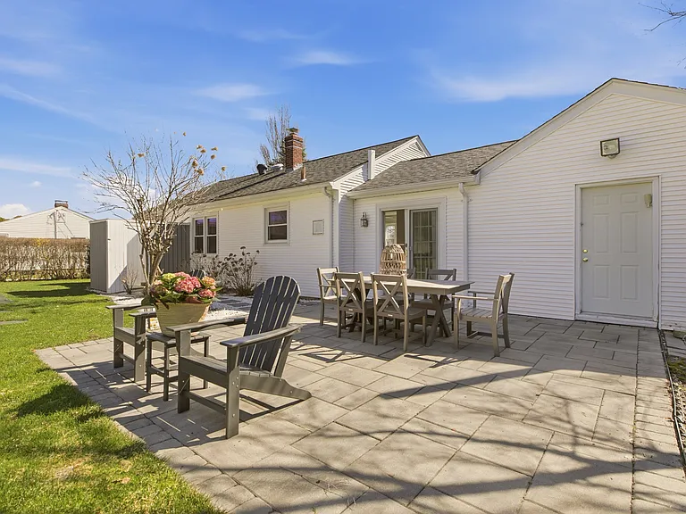 415 Wapping Rd — Photo 42