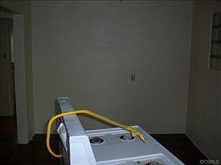 4th image of 960 W 23rd St