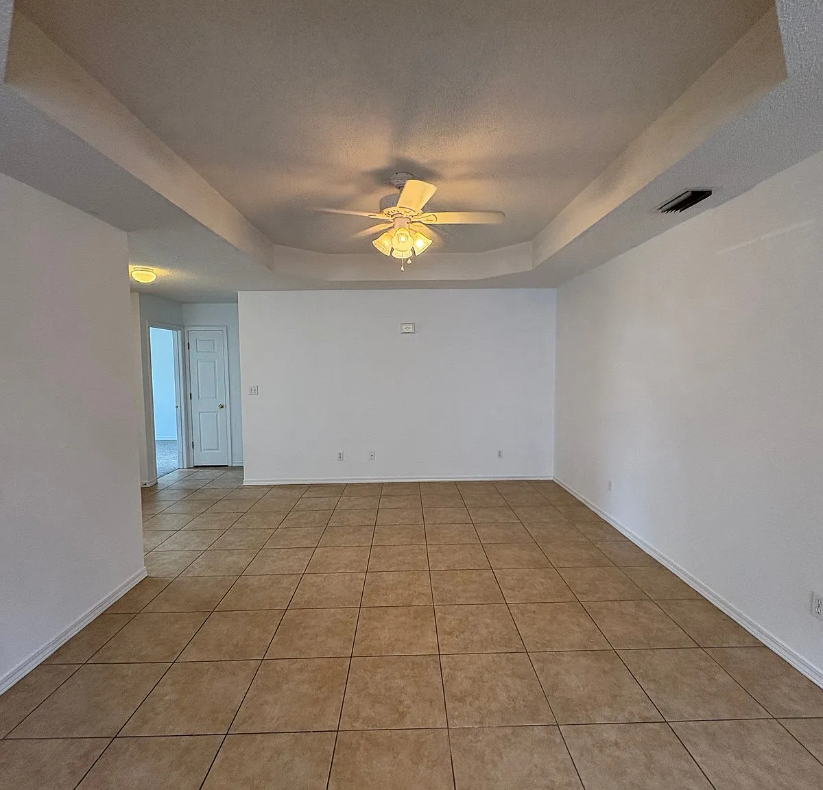 953 Southern Oaks Court — Photo 2