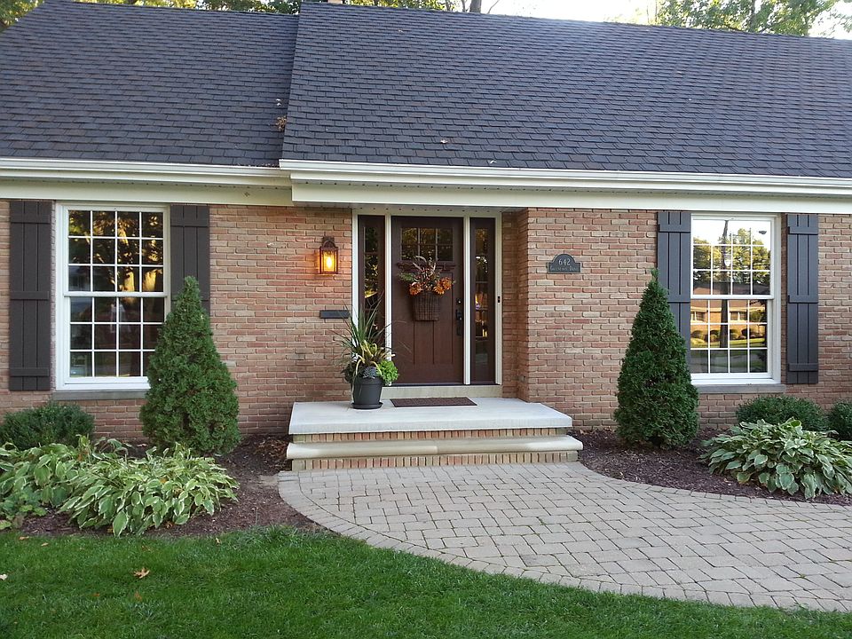 2nd image of 642 Greenlawn Ave