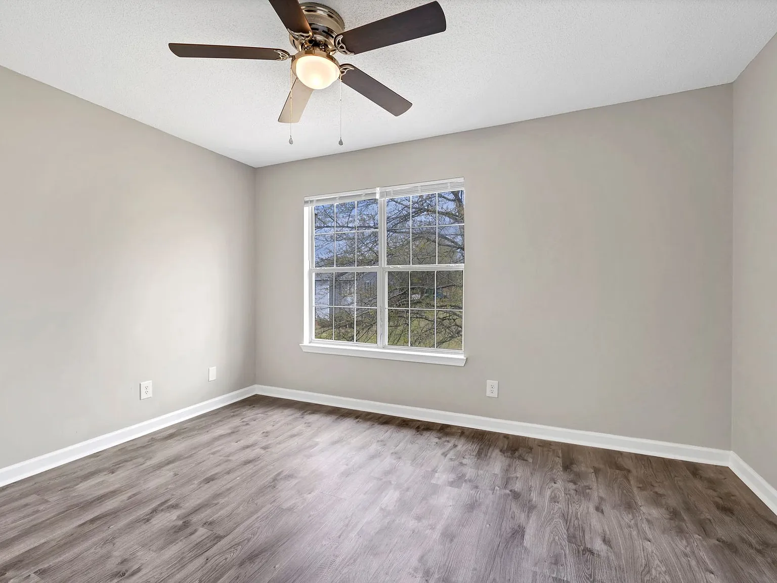 Elm Creek Apartments — Photo 4