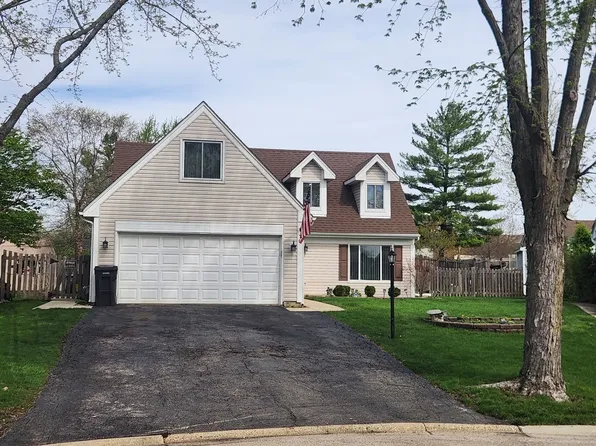 10 Ash Ct, Streamwood, IL 60107