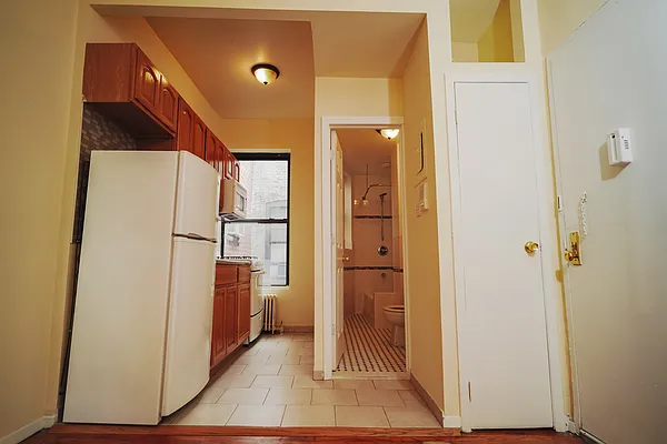 Rented by Dom & E Property Management | media 22