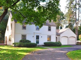 247 Ridgewood Rd, West Hartford, CT 06107