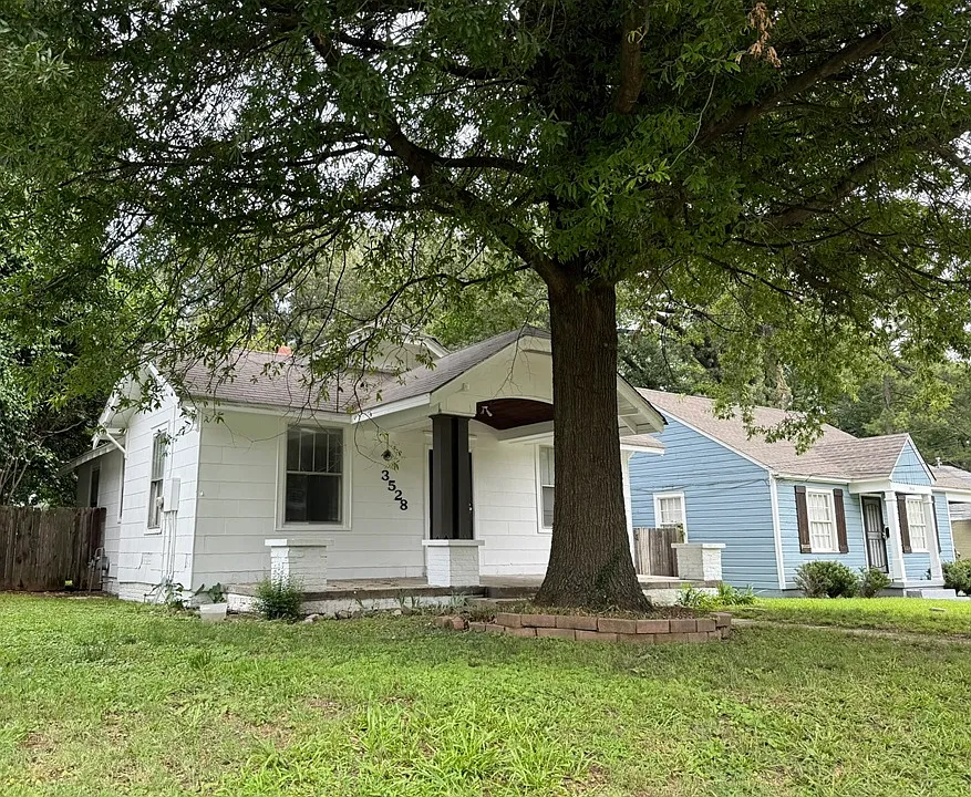3528 Bowen Ave