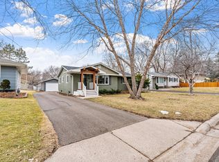 1425 Quebec Ave N, Golden Valley, MN 55427