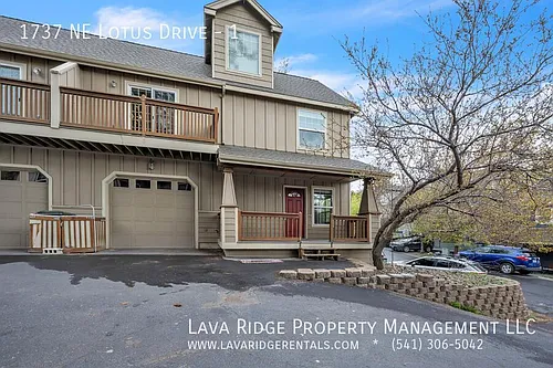 1737 NE Lotus Dr #1 Photo 1