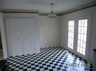 4th image of 137 Warren Ave