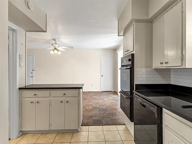 5835 E University Blvd #D — Photo 17