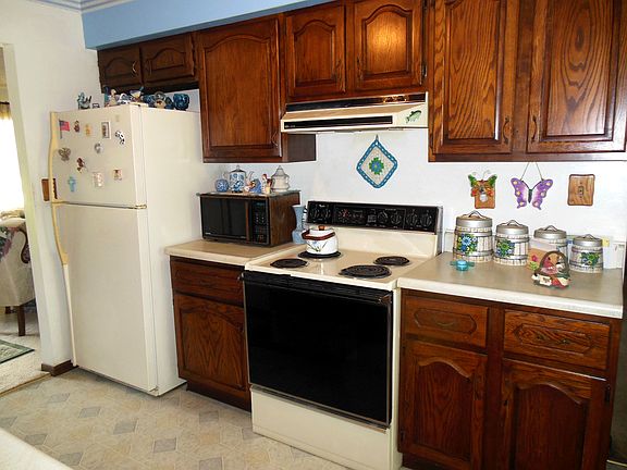 103 Linden Dr, Woodbine, IA