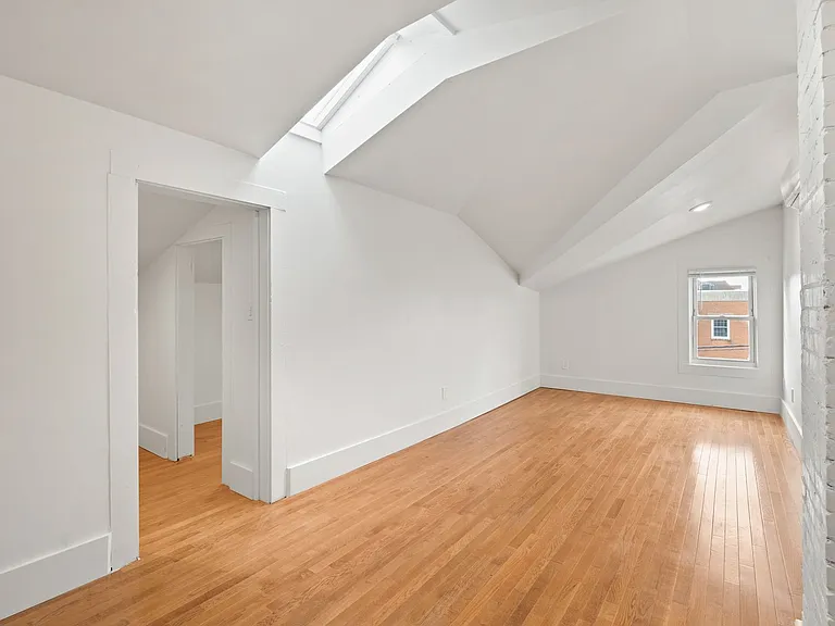 455 George St — Photo 22