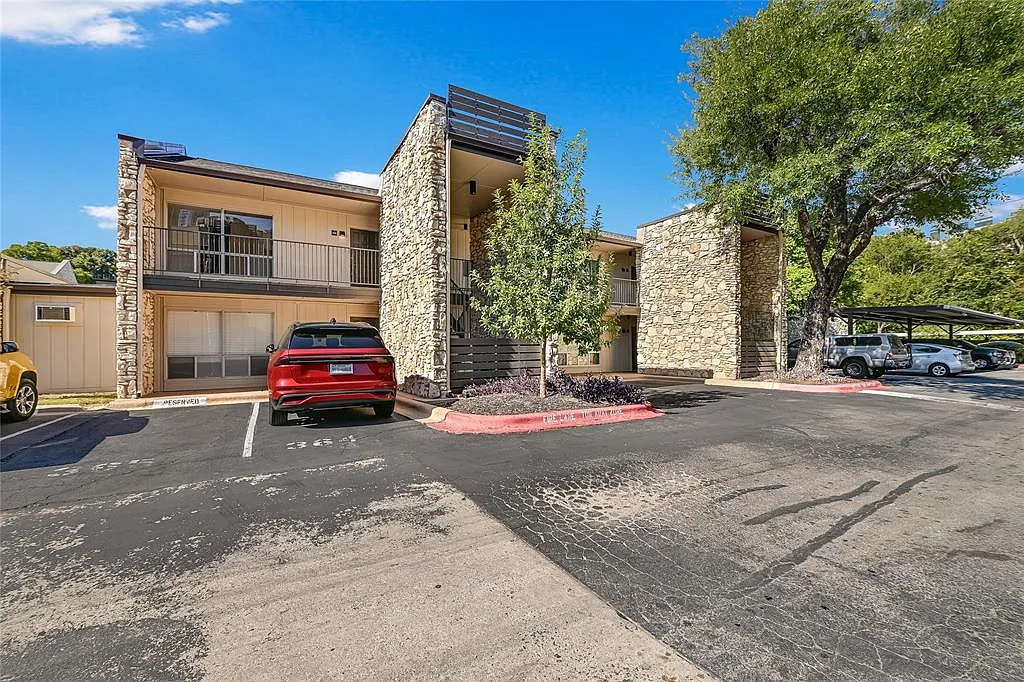 1 bed, 579 sqft, $1,675 — Photo 2