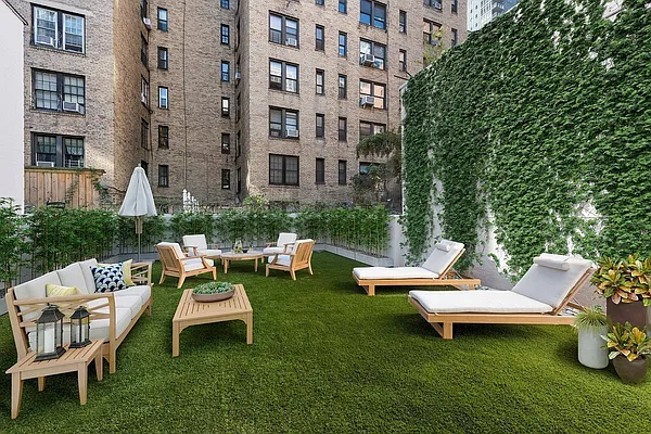 Rented by Nest Seekers International | media 8