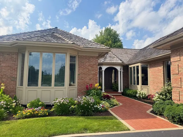 202 Saint Andrews Dr, Schererville, IN 46375