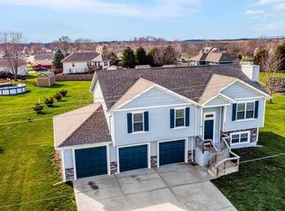 18710 Eagle Pkwy, Smithville, MO 64089