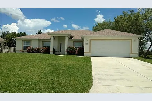 1637 NW 6th Pl Photo 1