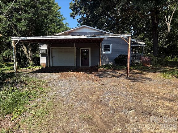5th image of 121 Brady Circle Rd