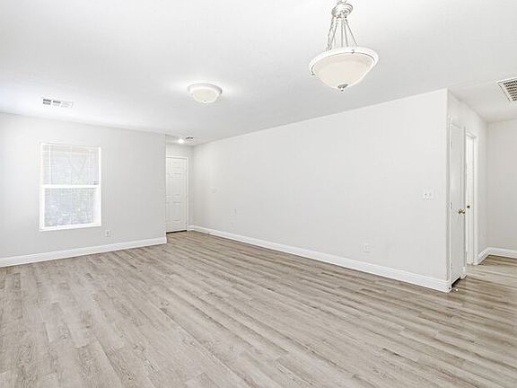4th image of 183 White Butte St