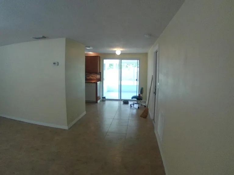Country Club Dr — Photo 7