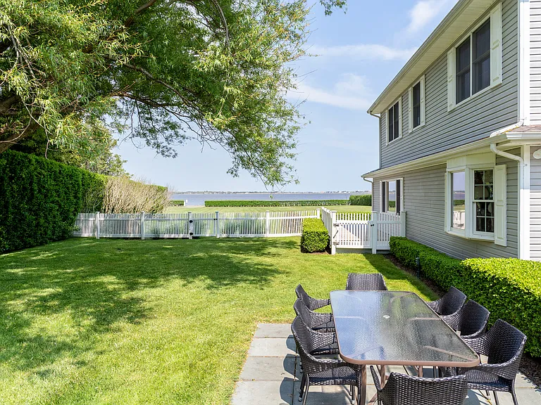 825 Flying Point Rd — Photo 12