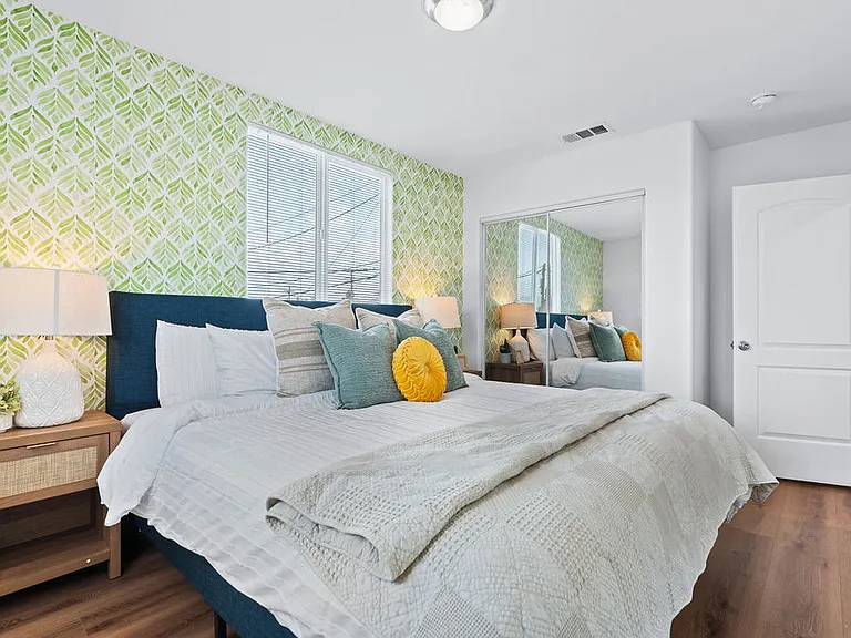 122 N Rowan Ave — Photo 15