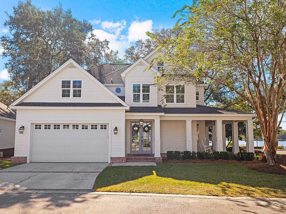 1st image of 327 Grand Oak Dr