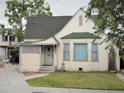 1716 Carmona Ave, Los Angeles, CA, 90019