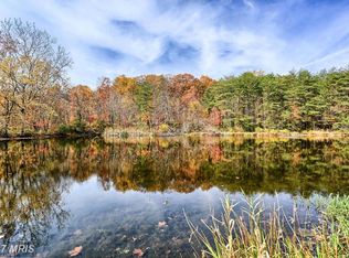 303 Duck Pond Dr, Berkeley Springs, WV 25411