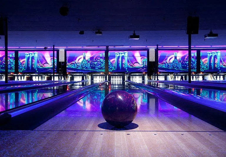 Easy Access To Local Retail, Fitness, & Entertainment
