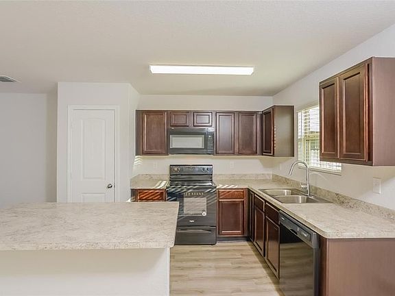 3rd image of 1035 Imperial Heights Dr