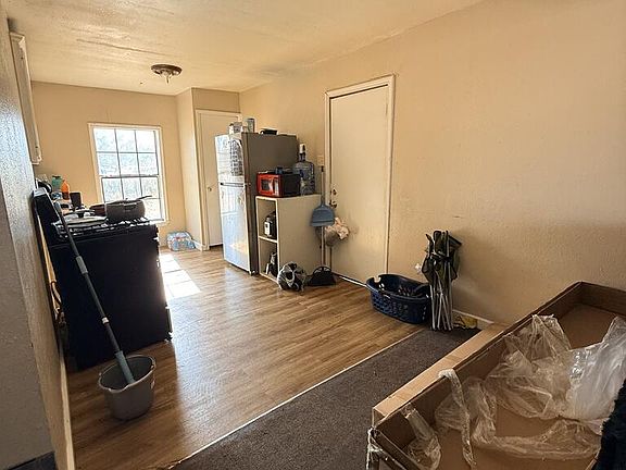 4th image of 1202 Lamar Ave