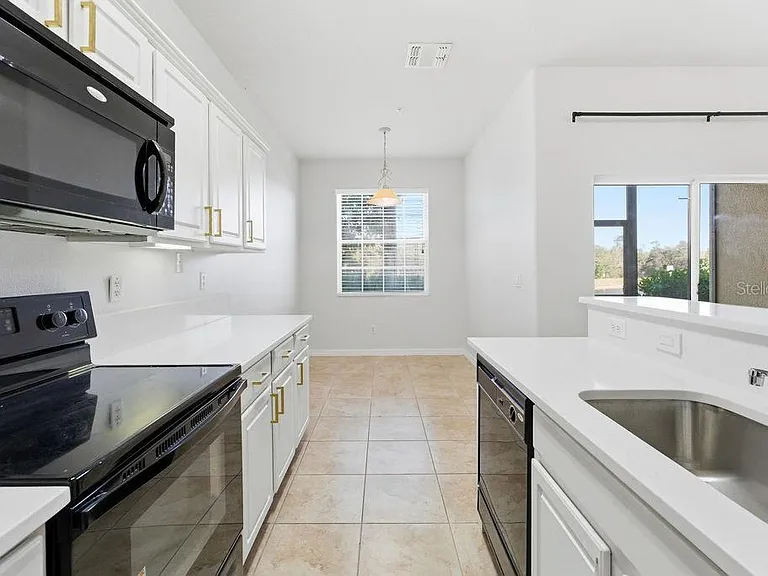 2795 Oakwater Dr — Photo 11