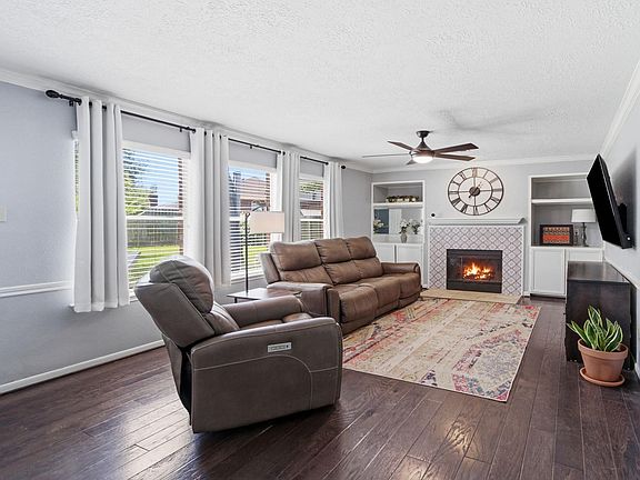 3rd image of 14747 Tilley St